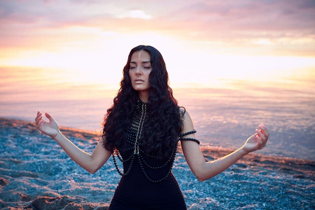 What to Expect During an Intuitive Energy Work Session — holistic health