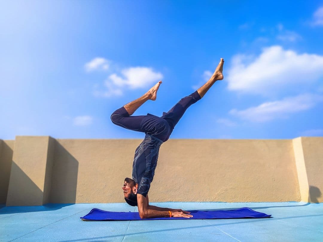 What Happens During a Jivamukti Yoga Session — holistic health