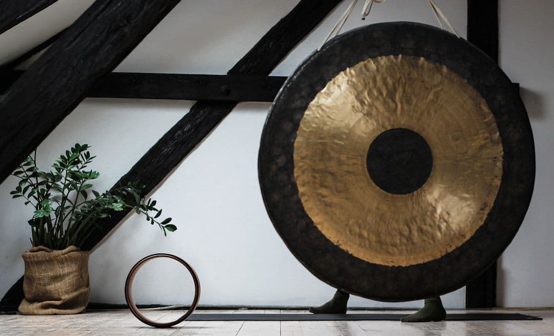 Gong Therapy: Deep Sound Immersion for Relaxation and Inner Balance — holistic health